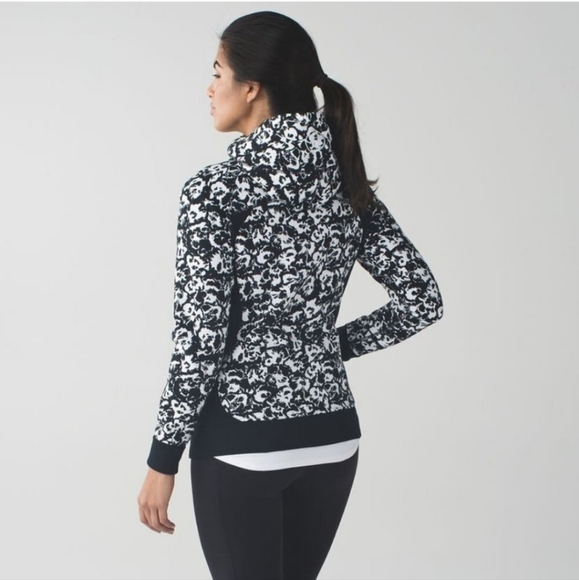 Lululemon Scuba Cotton Fleece Hoodie lll in fleur sombre black - Picture 2 of 11